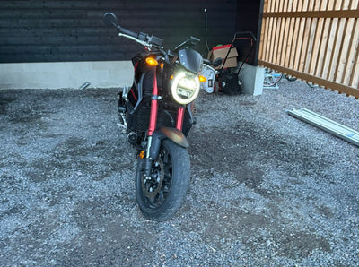 Skavi SKAVI - Round headlight for Hornet 750 conversion kit